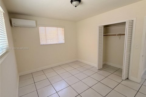 Villa ou maison à louer à North Miami Beach, Floride: 2 chambres, 140.47 m2 № 2009791 - photo 9