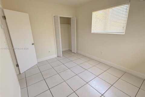 Villa ou maison à louer à North Miami Beach, Floride: 2 chambres, 140.47 m2 № 2009791 - photo 7