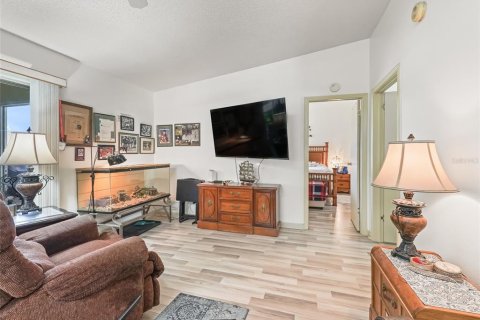 Villa ou maison à vendre à The Villages, Floride: 2 chambres, 144.74 m2 № 1737253 - photo 27