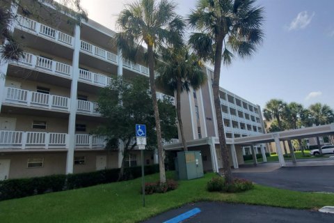 Condominio en Coral Springs, Florida, 2 dormitorios № 2187551