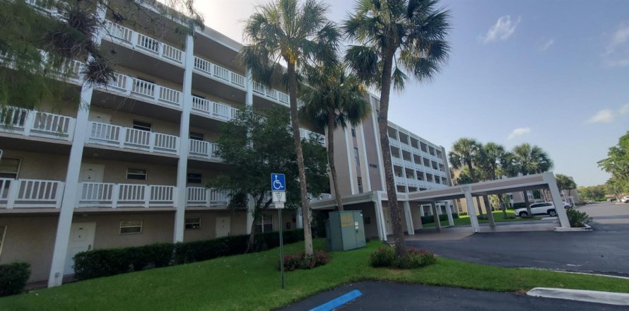 Condominio en Coral Springs, Florida, 2 dormitorios  № 2187551