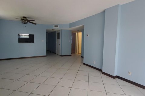 Condominio en venta en Coral Springs, Florida, 2 dormitorios, 91.97 m2 № 2187551 - foto 8