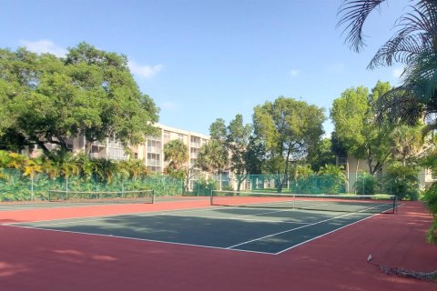 Condominio en venta en Coral Springs, Florida, 2 dormitorios, 91.97 m2 № 2187551 - foto 5