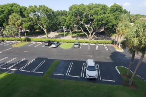 Condominio en venta en Coral Springs, Florida, 2 dormitorios, 91.97 m2 № 2187551 - foto 19