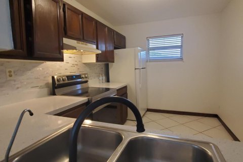 Condominio en venta en Coral Springs, Florida, 2 dormitorios, 91.97 m2 № 2187551 - foto 10