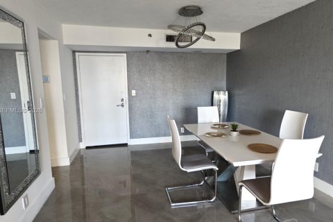 Condominio en venta en Aventura, Florida, 2 dormitorios, 98.94 m2 № 2339885 - foto 6
