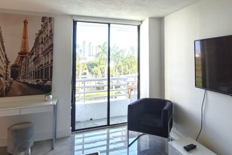 Condominio en venta en Aventura, Florida, 2 dormitorios, 98.94 m2 № 2339885 - foto 13