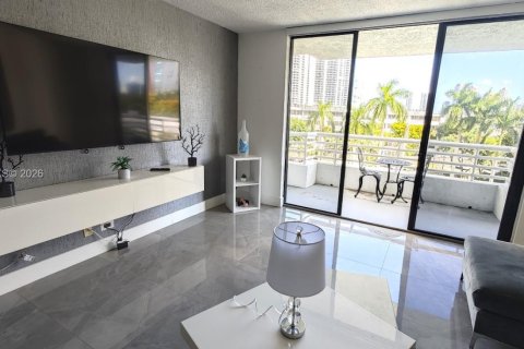 Condominio en venta en Aventura, Florida, 2 dormitorios, 98.94 m2 № 2339885 - foto 4