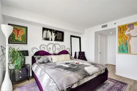 Condominio en venta en Miami, Florida, 2 dormitorios, 122.82 m2 № 1962672 - foto 16