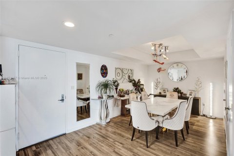 Condominio en venta en Miami, Florida, 2 dormitorios, 122.82 m2 № 1962672 - foto 5