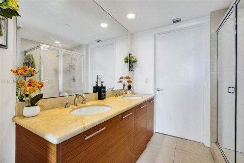 Condominio en venta en Miami, Florida, 2 dormitorios, 122.82 m2 № 1962672 - foto 10