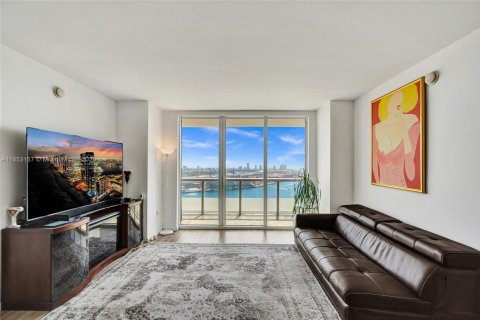 Condominio en venta en Miami, Florida, 2 dormitorios, 122.82 m2 № 1962672 - foto 1