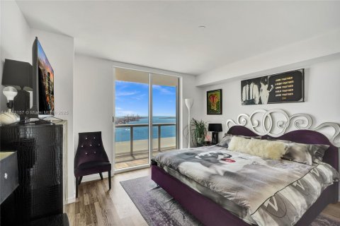 Condominio en venta en Miami, Florida, 2 dormitorios, 122.82 m2 № 1962672 - foto 15