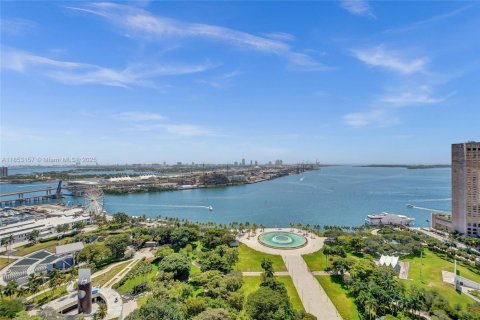 Condominio en venta en Miami, Florida, 2 dormitorios, 122.82 m2 № 1962672 - foto 20