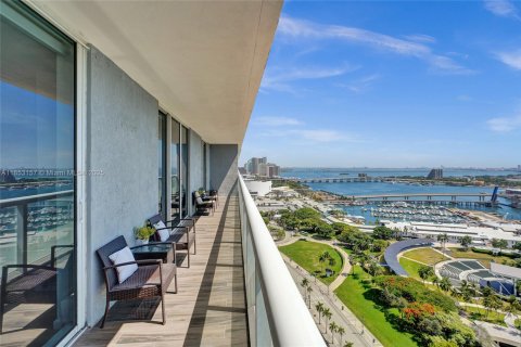 Condominio en venta en Miami, Florida, 2 dormitorios, 122.82 m2 № 1962672 - foto 13