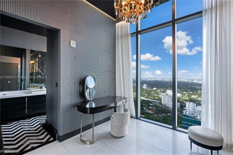 Copropriété à vendre à Miami, Floride: 4 chambres, 469.16 m2 № 1694880 - photo 9