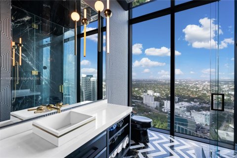 Copropriété à vendre à Miami, Floride: 4 chambres, 469.16 m2 № 1694880 - photo 17