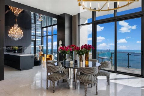 Copropriété à vendre à Miami, Floride: 4 chambres, 469.16 m2 № 1694880 - photo 4