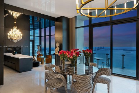 Copropriété à vendre à Miami, Floride: 4 chambres, 469.16 m2 № 1694880 - photo 27