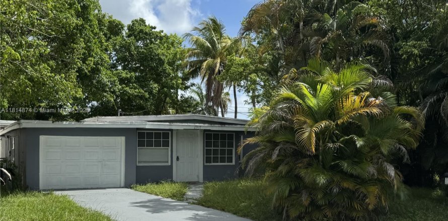 House in Fort Lauderdale, Florida 4 bedrooms, 112.97 sq.m. № 1937625