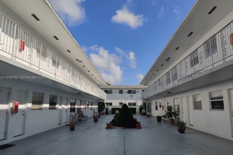 Condo in Hollywood, Florida, 1 bedroom  № 1995848