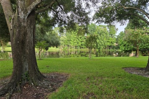 Condo in Tampa, Florida, 3 bedrooms № 2197780 - photo 2