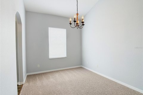 House in Haines City, Florida 4 bedrooms, 193.05 sq.m. № 2314389 - photo 12