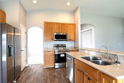House in Haines City, Florida 4 bedrooms, 193.05 sq.m. № 2314389 - photo 4