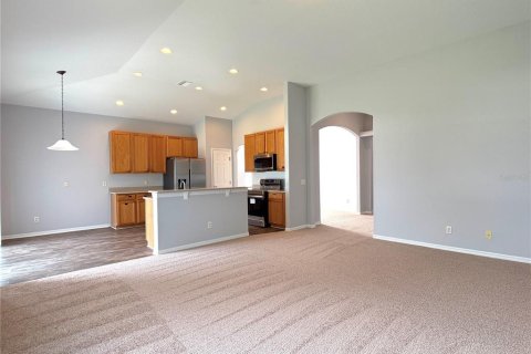 House in Haines City, Florida 4 bedrooms, 193.05 sq.m. № 2314389 - photo 7