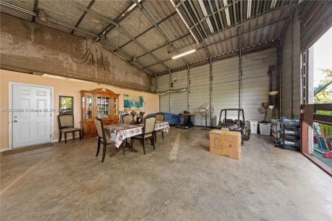 Commercial property in Miami, Florida № 1936309 - photo 23