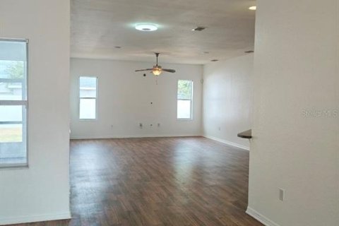 Casa en venta en Auburndale, Florida, 4 dormitorios, 215.53 m2 № 2418977 - foto 3