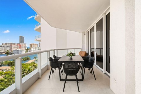 Copropriété à louer à Aventura, Floride: 3 chambres, 246.84 m2 № 1898335 - photo 10