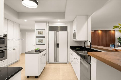 Copropriété à louer à Aventura, Floride: 3 chambres, 246.84 m2 № 1898335 - photo 14