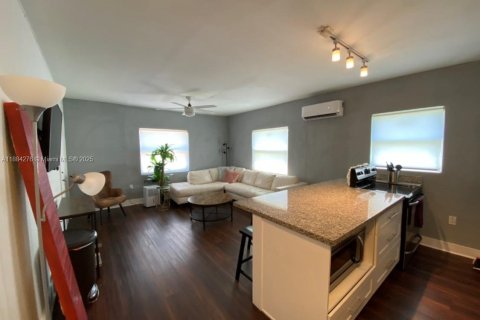 Appartement à louer à Miami, Floride: 1 chambre, 65.96 m2 № 1931002 - photo 1