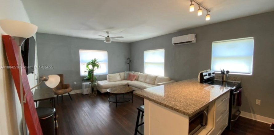 Appartement à Miami, Floride 1 chambre, 65.96 m2 № 1931002