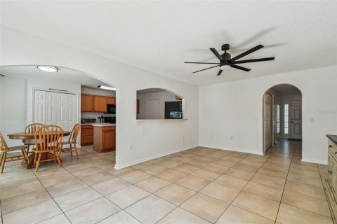 Casa en venta en Land O' Lakes, Florida, 4 dormitorios, 175.77 m2 № 1918179 - foto 7