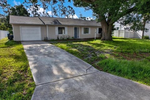 House in Palm Coast, Florida 3 bedrooms, 115.85 sq.m. № 2152001
