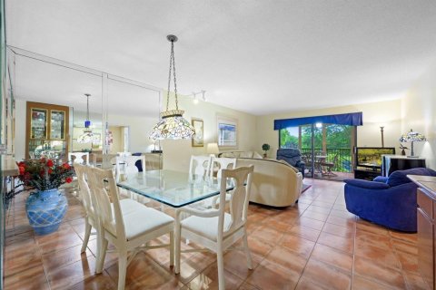 Copropriété à vendre à Pompano Beach, Floride: 2 chambres, 129.97 m2 № 2084944 - photo 11