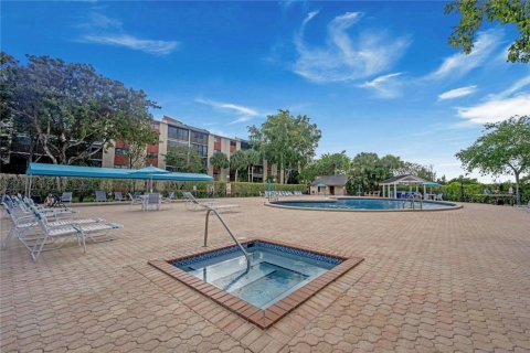 Copropriété à vendre à Pompano Beach, Floride: 2 chambres, 129.97 m2 № 2084944 - photo 30