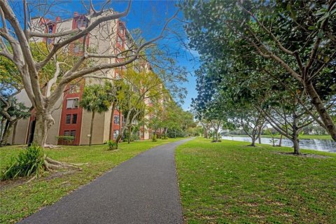 Copropriété à vendre à Pompano Beach, Floride: 2 chambres, 129.97 m2 № 2084944 - photo 27