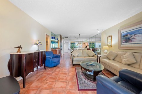 Copropriété à vendre à Pompano Beach, Floride: 2 chambres, 129.97 m2 № 2084944 - photo 10