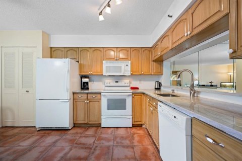 Copropriété à vendre à Pompano Beach, Floride: 2 chambres, 129.97 m2 № 2084944 - photo 5