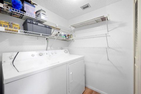 Copropriété à vendre à Pompano Beach, Floride: 2 chambres, 129.97 m2 № 2084944 - photo 25