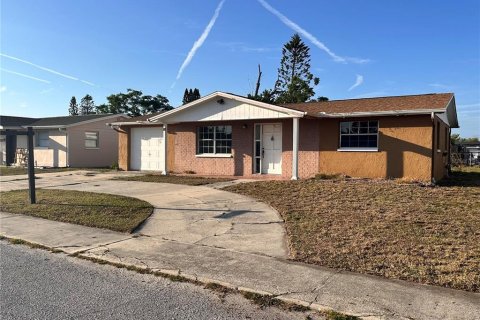 Villa ou maison à louer à Holiday, Floride: 2 chambres, 91.04 m2 № 2103642 - photo 19