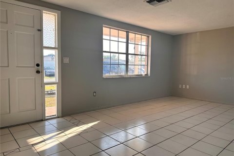 Villa ou maison à louer à Holiday, Floride: 2 chambres, 91.04 m2 № 2103642 - photo 3