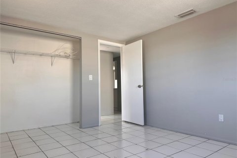 Villa ou maison à louer à Holiday, Floride: 2 chambres, 91.04 m2 № 2103642 - photo 7