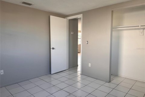 Villa ou maison à louer à Holiday, Floride: 2 chambres, 91.04 m2 № 2103642 - photo 9