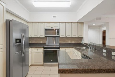 Condominio en venta en New Port Richey, Florida, 2 dormitorios, 119.57 m2 № 2136104 - foto 7