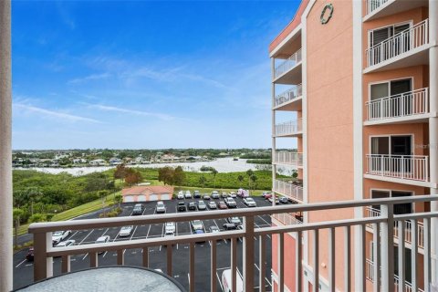 Condominio en venta en New Port Richey, Florida, 2 dormitorios, 119.57 m2 № 2136104 - foto 20