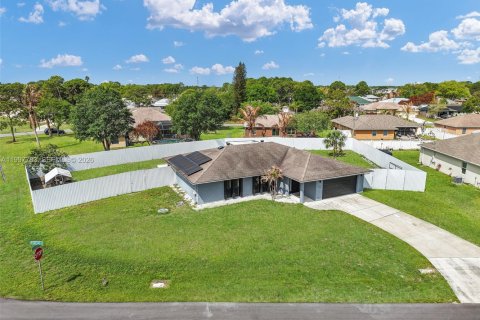 Casa en alquiler en Port St. Lucie, Florida, 3 dormitorios, 139.26 m2 № 2059557 - foto 2